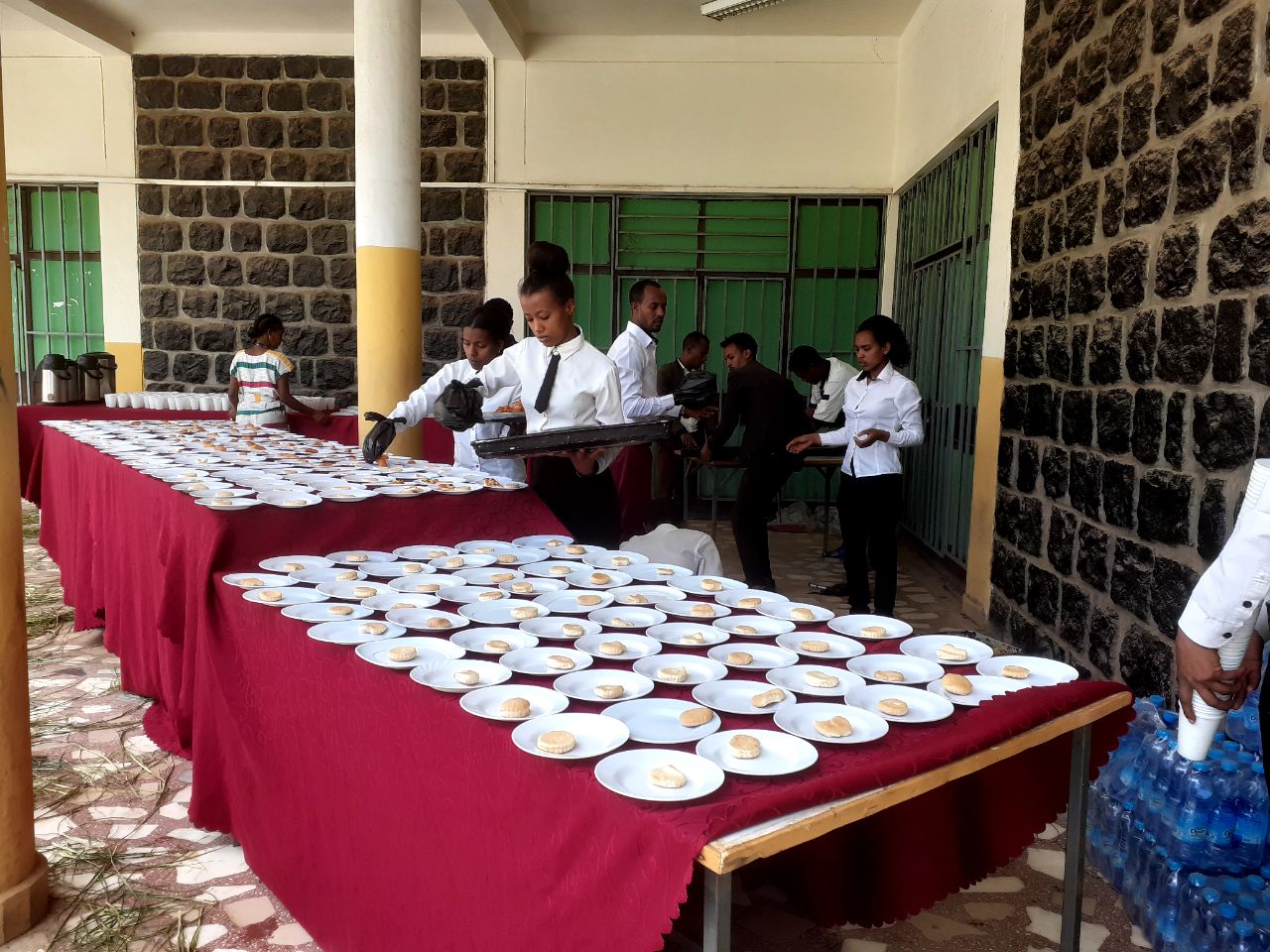 Banquet table service